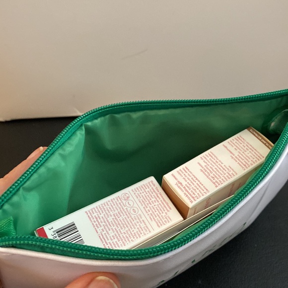 NIB Clarins and Mario Badescu gift set 9 clarins + MB wake up glowing + pouch - Picture 13 of 14